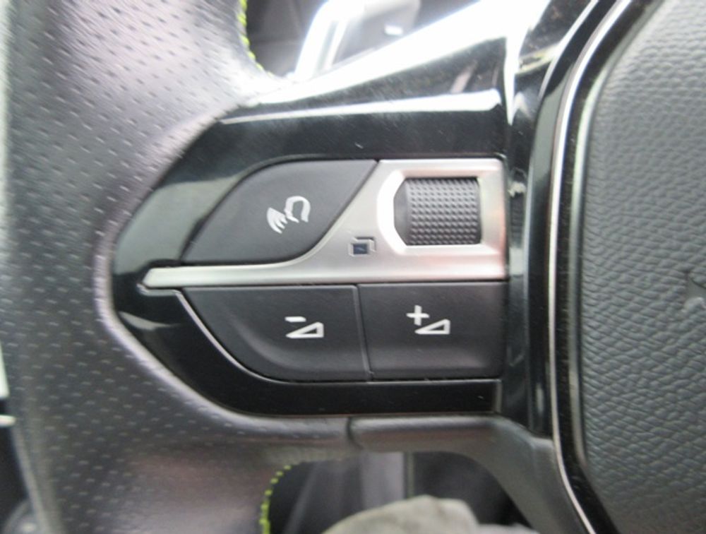 PEUGEOT 208 GTLINE MOONROOF - PRG Motors Ltd