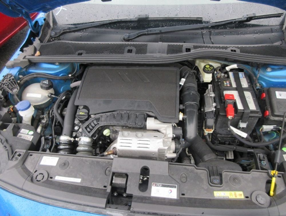 PEUGEOT 208 GTLINE MOONROOF - PRG Motors Ltd