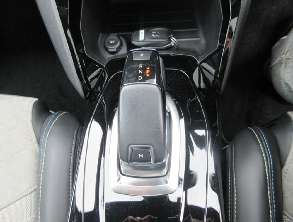 PEUGEOT 208 GTLINE MOONROOF - PRG Motors Ltd
