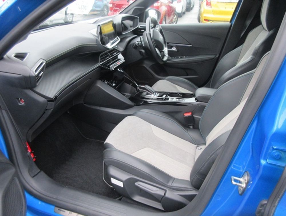 PEUGEOT 208 GTLINE MOONROOF - PRG Motors Ltd
