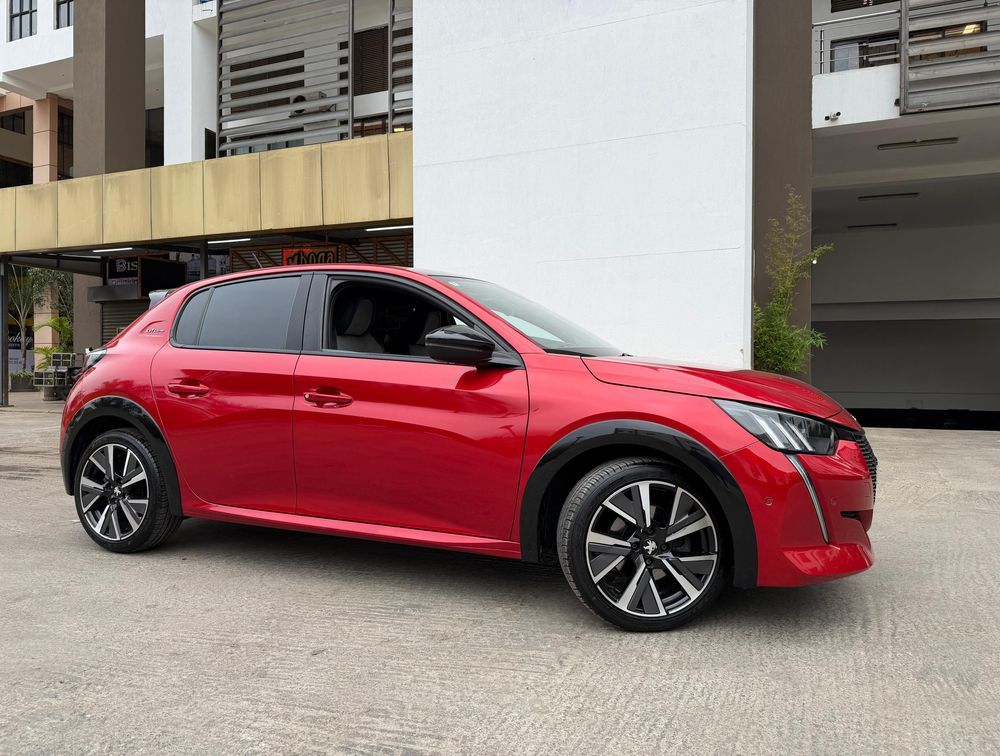 PEUGEOT 208 GTLINE NEWSHAPE