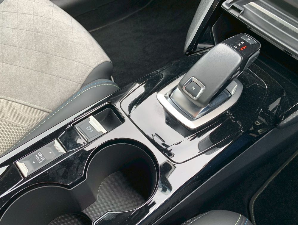 PEUGEOT 208 GTLINE NEWSHAPE SUNROOF - PRG Motors Ltd