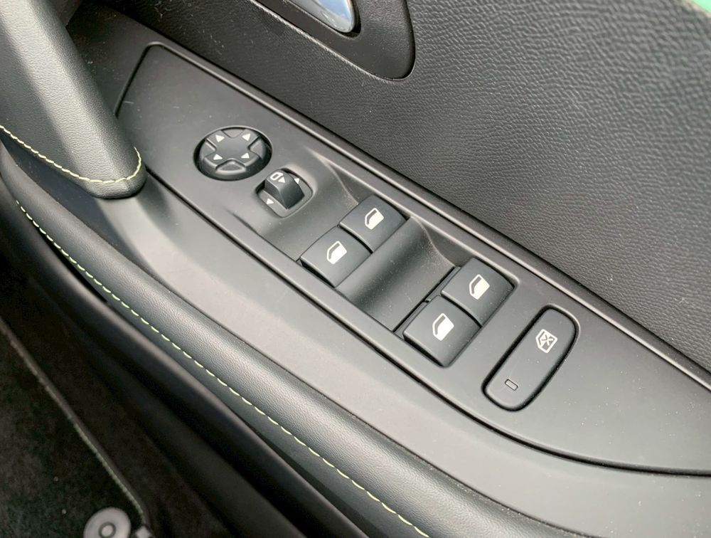 PEUGEOT 208 GTLINE NEWSHAPE SUNROOF - PRG Motors Ltd