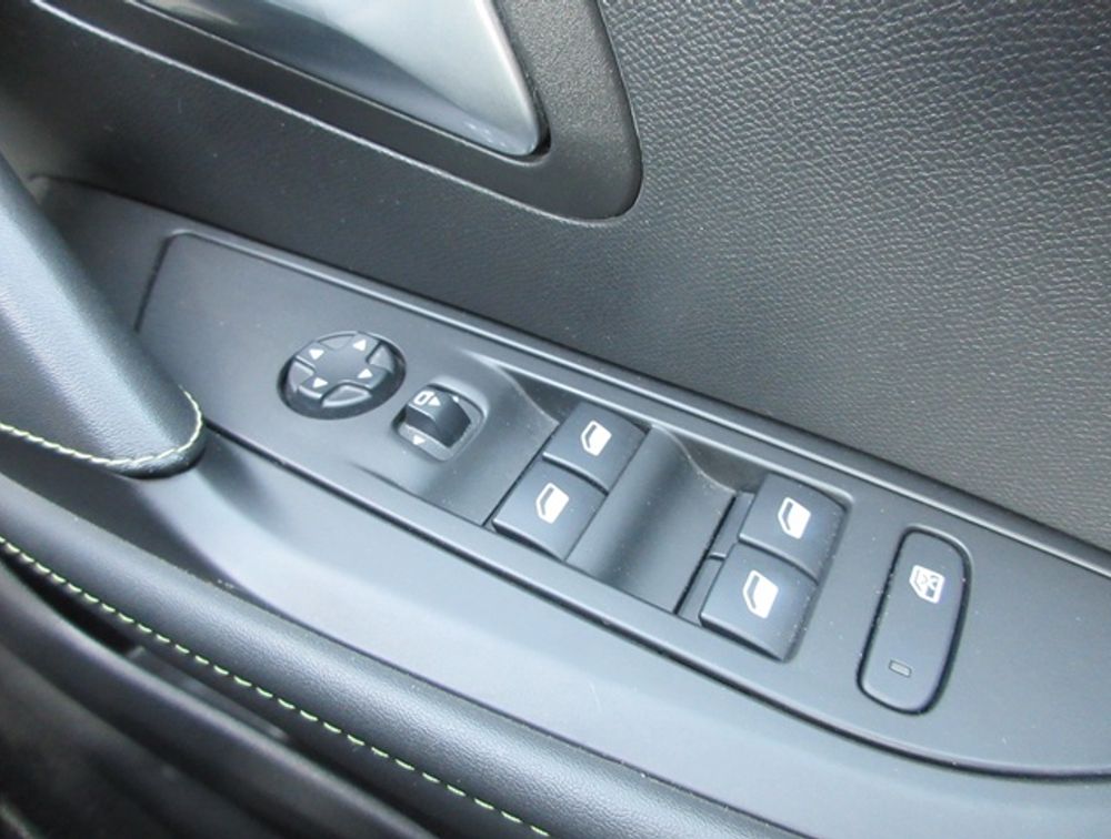 PEUGEOT 208 GTLINE NEWSHAPE - PRG Motors Ltd