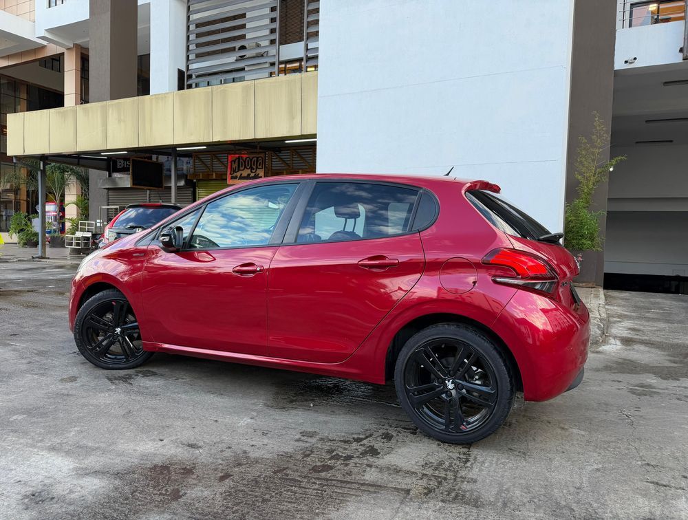PEUGEOT 208 GTLINE - PRG Motors Ltd