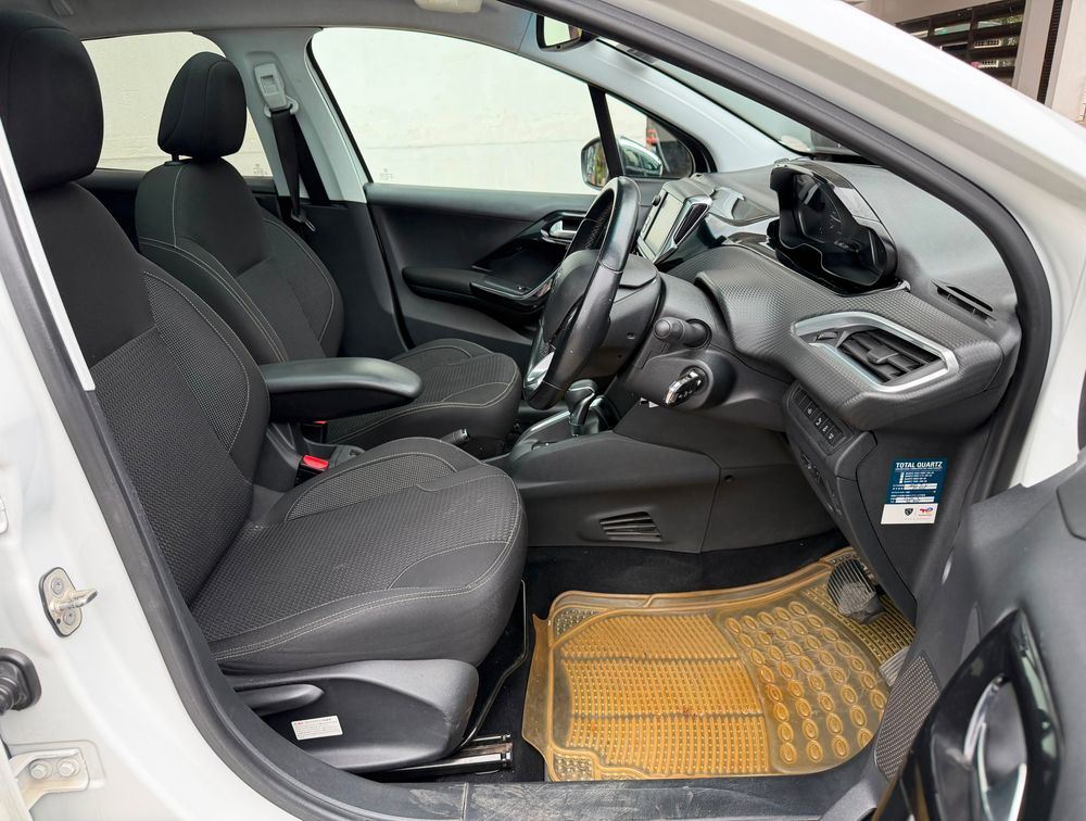 PEUGEOT 208 MOONROOF - PRG Motors Ltd
