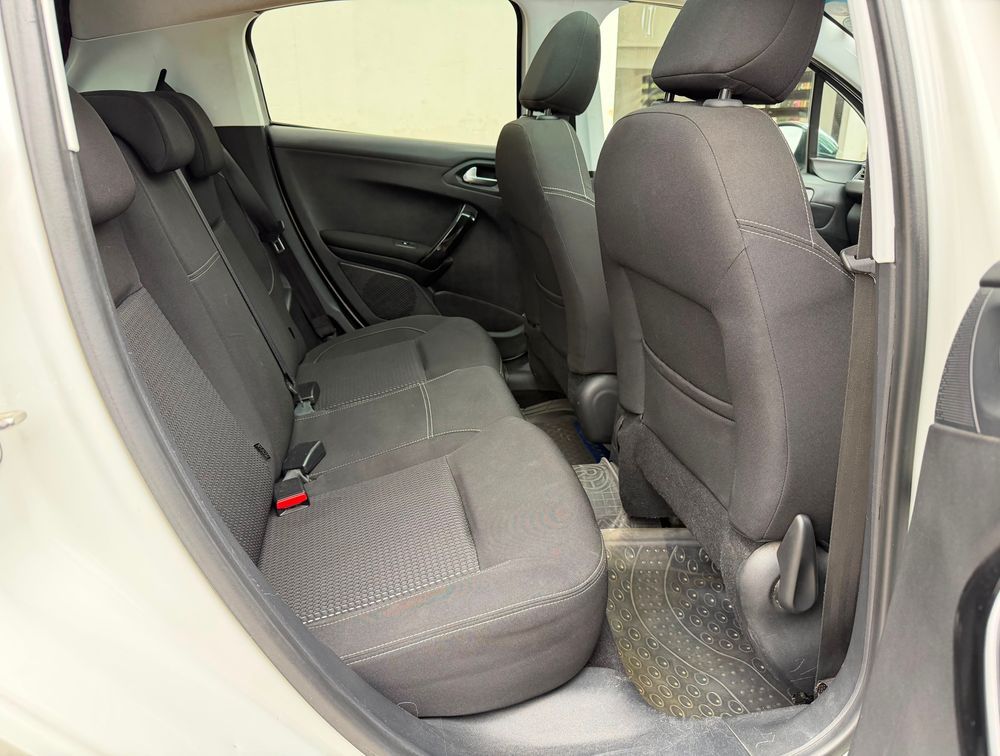 PEUGEOT 208 MOONROOF - PRG Motors Ltd