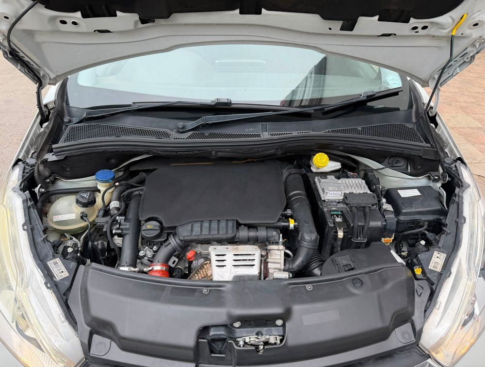 PEUGEOT 208 MOONROOF - PRG Motors Ltd