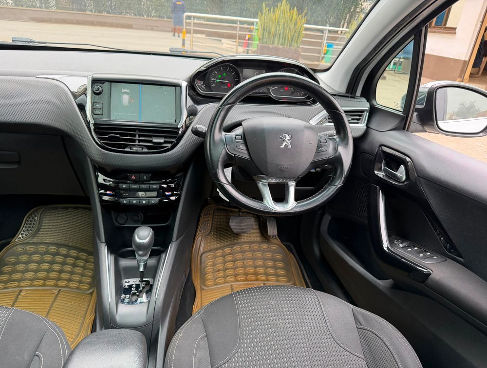 PEUGEOT 208 MOONROOF - PRG Motors Ltd