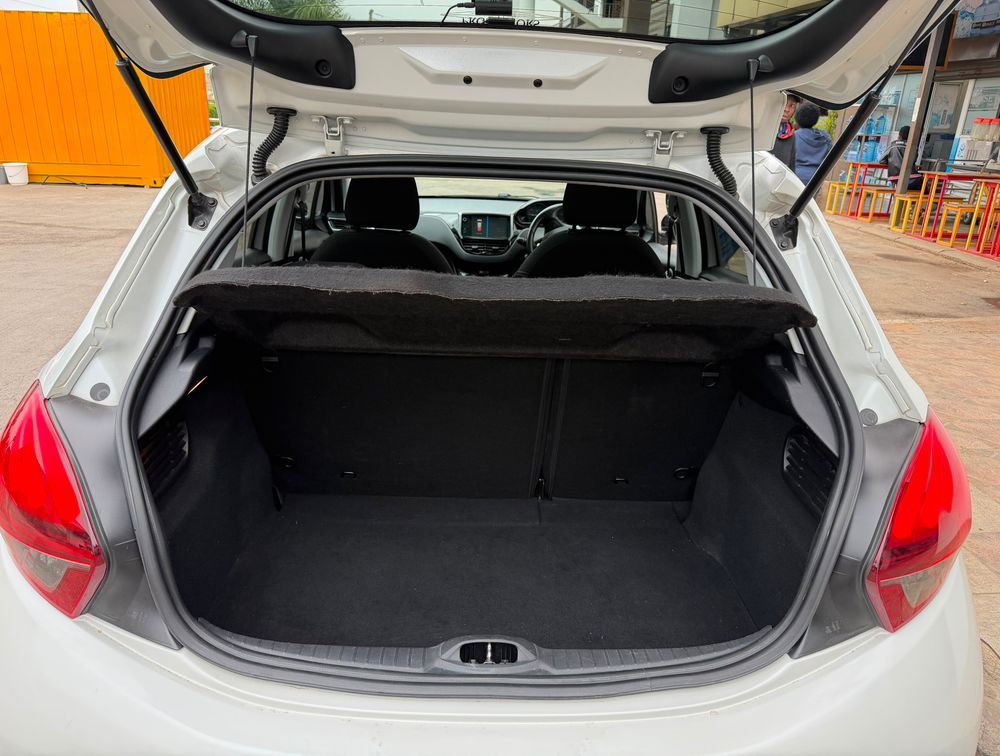 PEUGEOT 208 MOONROOF - PRG Motors Ltd