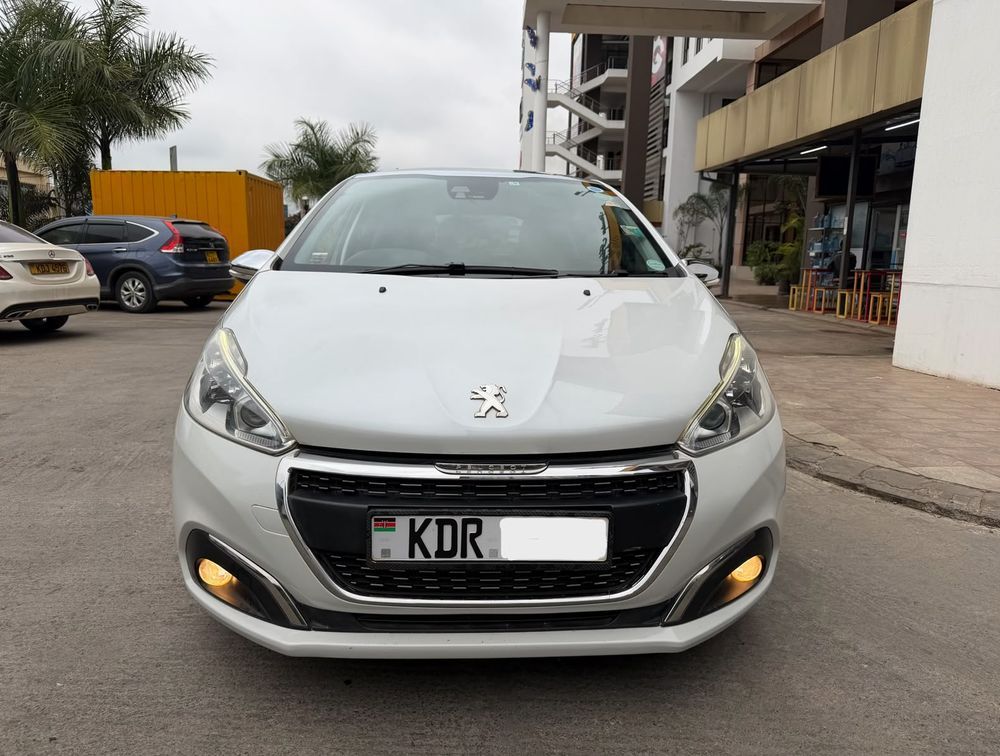 PEUGEOT 208 MOONROOF - PRG Motors Ltd