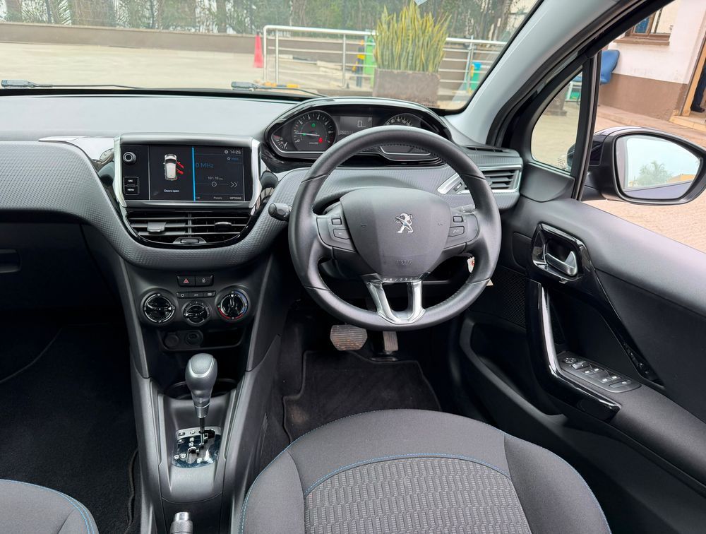 PEUGEOT 208 SIGNATURE - PRG Motors Ltd