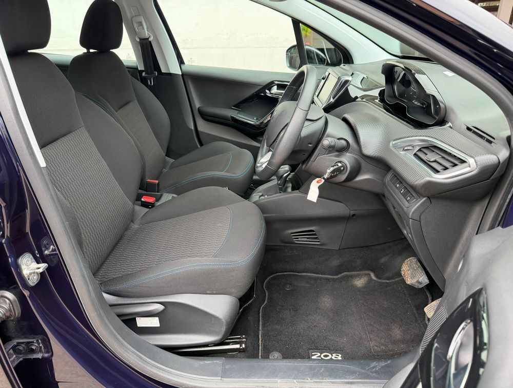 PEUGEOT 208 SIGNATURE - PRG Motors Ltd