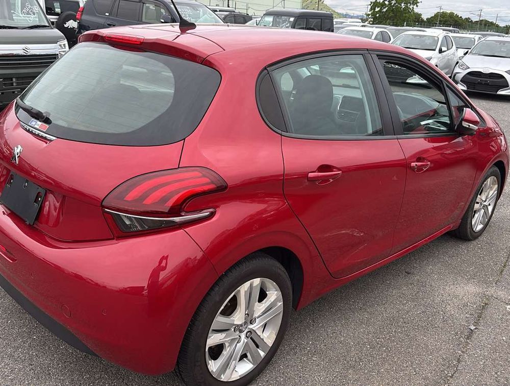 PEUGEOT 208 SIGNATURE - PRG Motors Ltd
