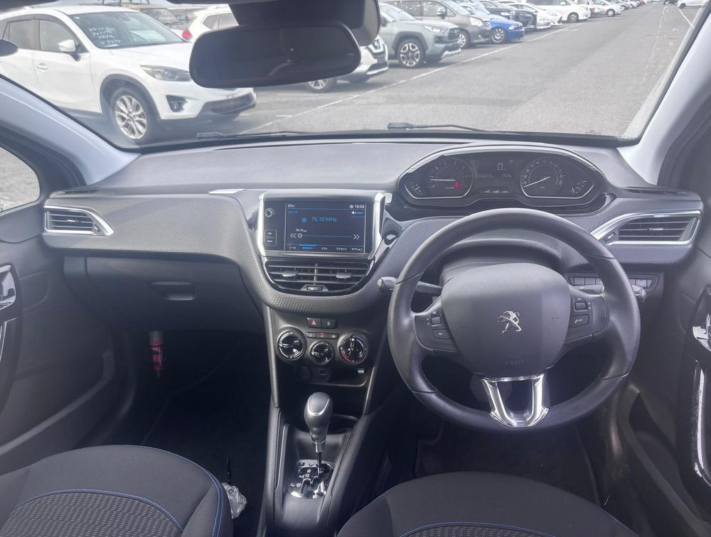 PEUGEOT 208 SIGNATURE - PRG Motors Ltd