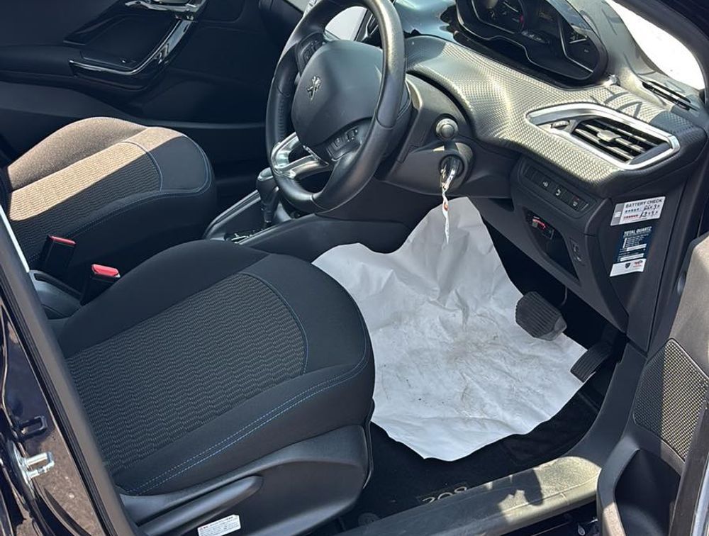 PEUGEOT 208 SIGNATURE - PRG Motors Ltd