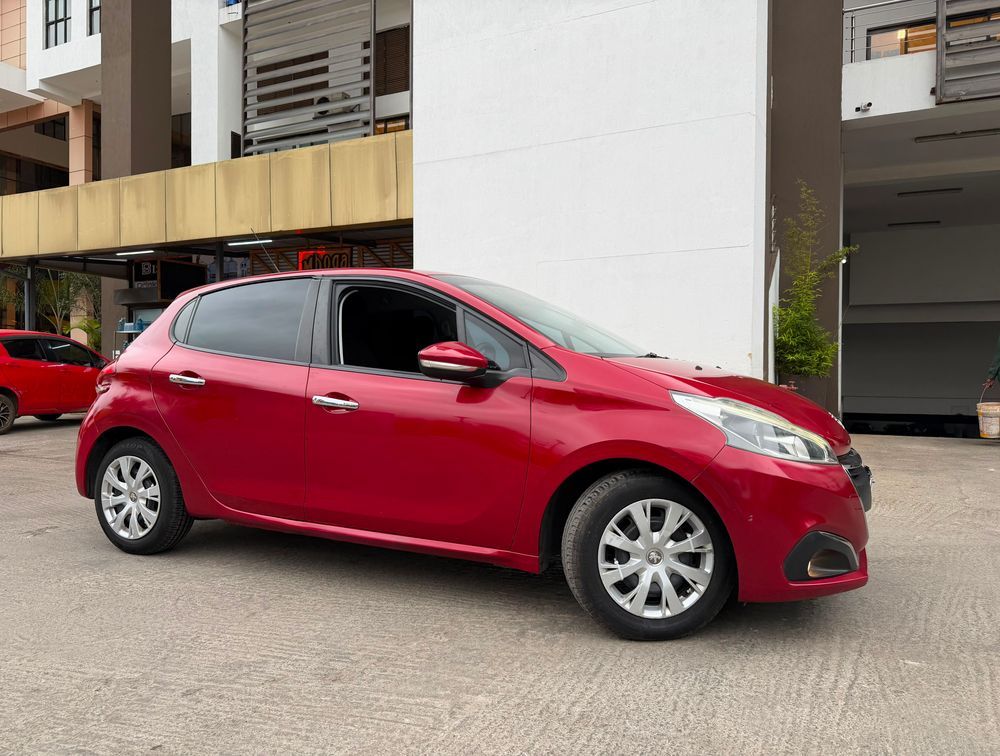 PEUGEOT 208 STYLE