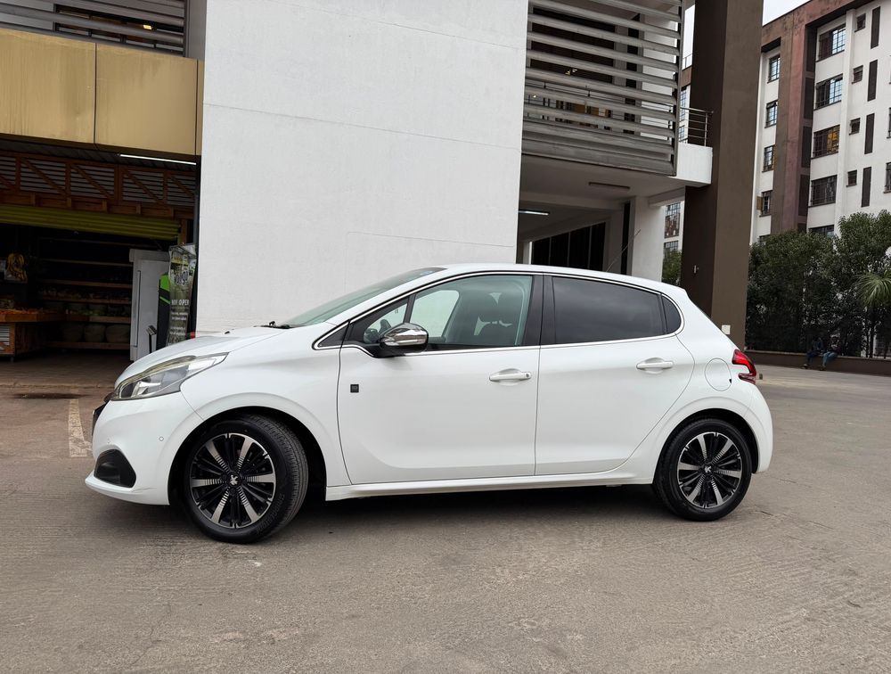 PEUGEOT 208 TECH EDITION - PRG Motors Ltd