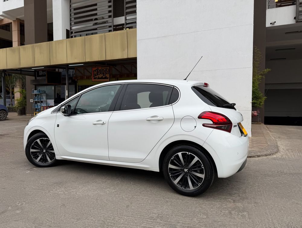 PEUGEOT 208 TECH EDITION - PRG Motors Ltd