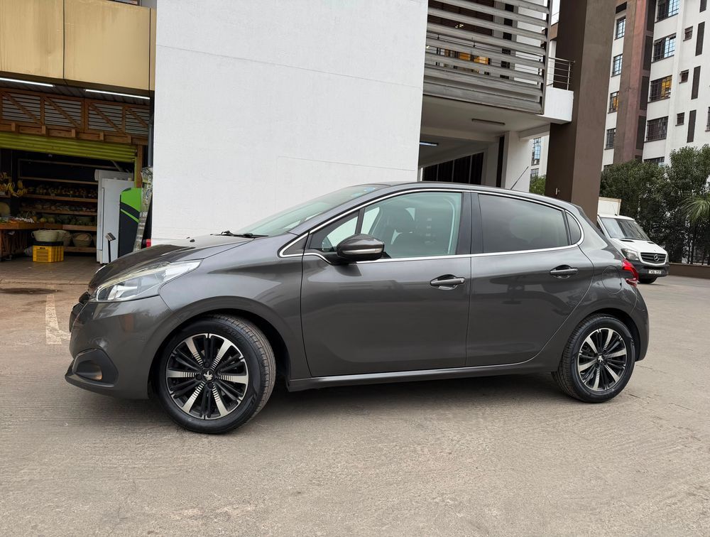 PEUGEOT 208 TECH EDITION - PRG Motors Ltd