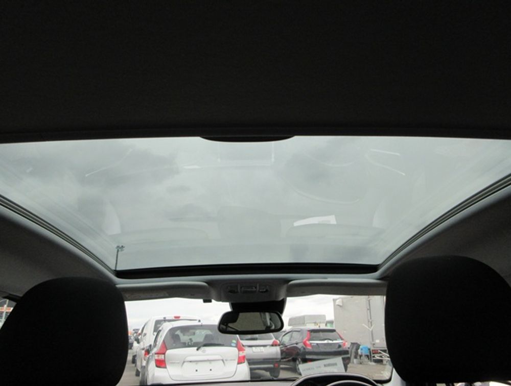 PEUGEOT 208 TECH EDITION MOONROOF - PRG Motors Ltd