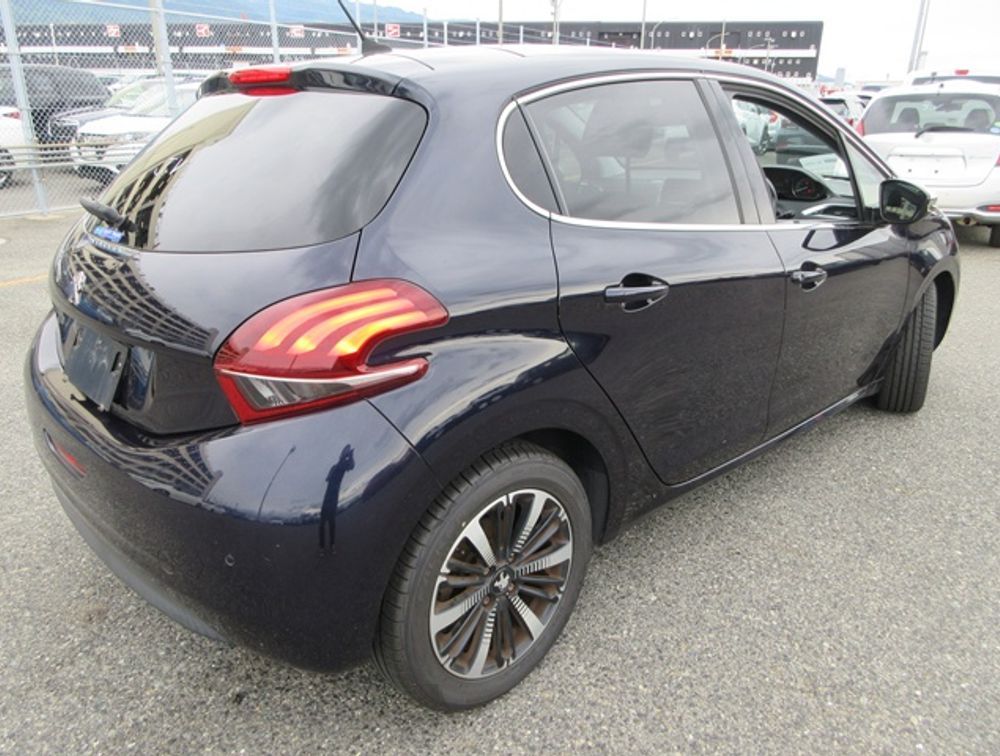 PEUGEOT 208 TECH EDITION MOONROOF - PRG Motors Ltd