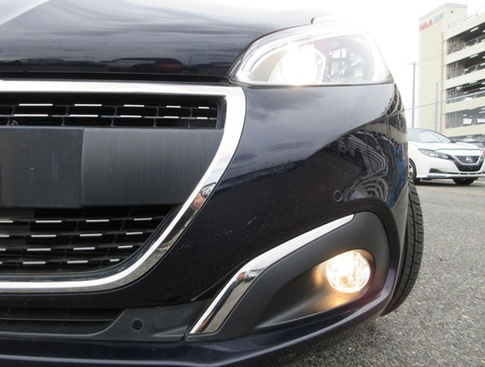 PEUGEOT 208 TECH EDITION MOONROOF - PRG Motors Ltd