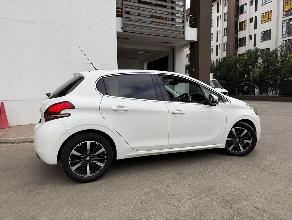 PEUGEOT 208 TECH EDITION - PRG Motors Ltd