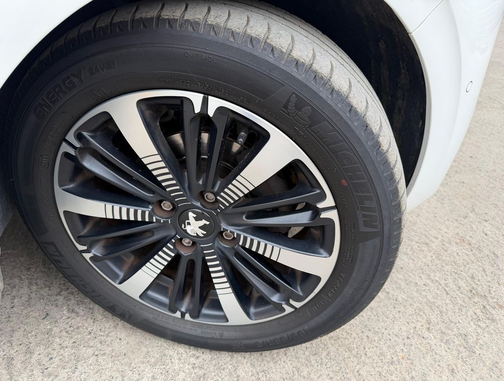 PEUGEOT 208 TECH EDITION - PRG Motors Ltd