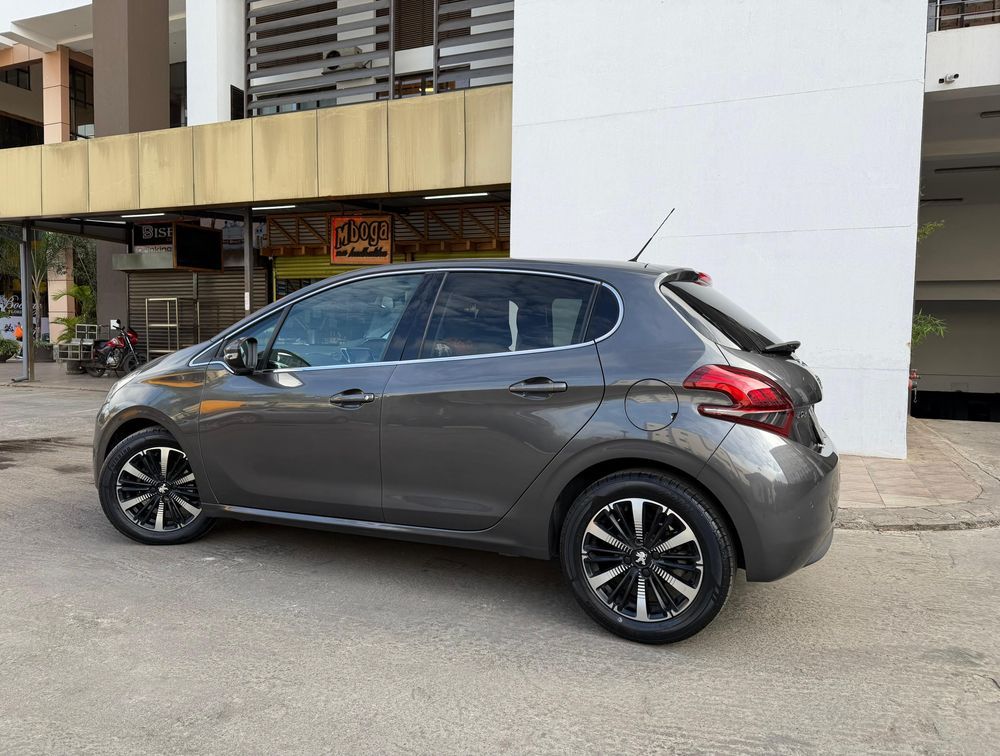 PEUGEOT 208 TECH EDITION - PRG Motors Ltd