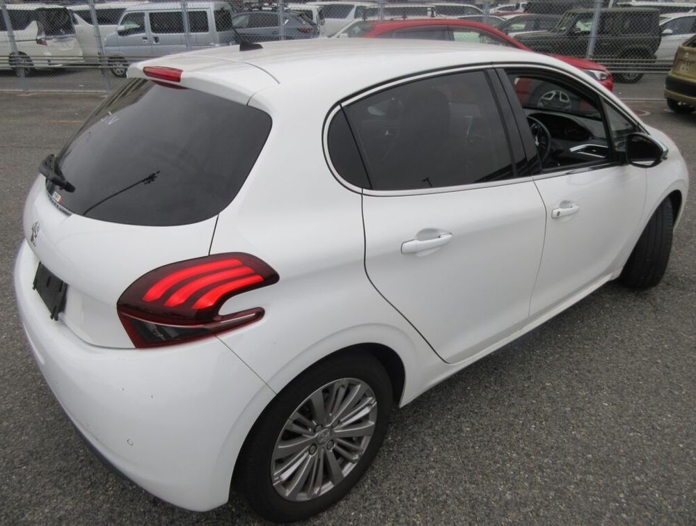 PEUGEOT 208 TECH PACK EDITION - PRG Motors Ltd