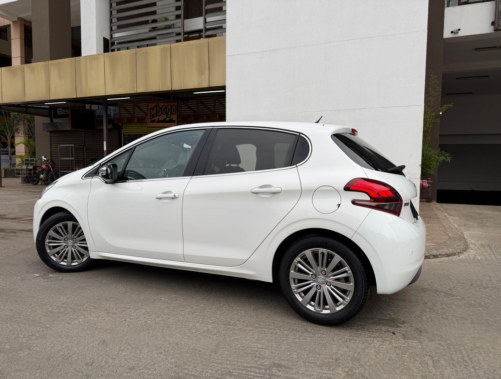 PEUGEOT 208 ALLURE FUN EDITION - PRG Motors Ltd
