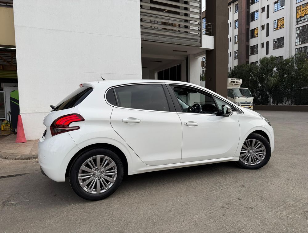 PEUGEOT 208 ALLURE FUN EDITION - PRG Motors Ltd