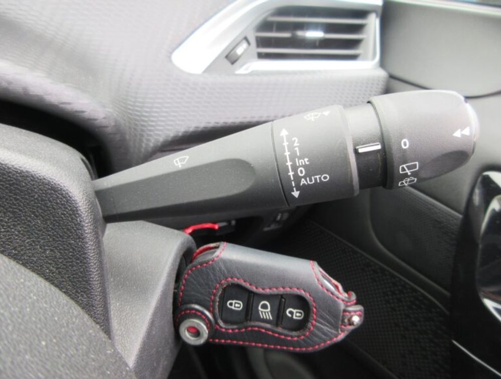 PEUGEOT 208 TECH PACK EDITION - PRG Motors Ltd