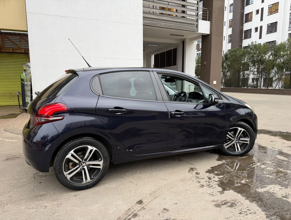 PEUGEOT 208 STYLE - PRG Motors Ltd