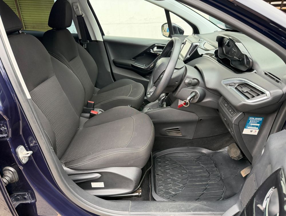 PEUGEOT 208 STYLE - PRG Motors Ltd