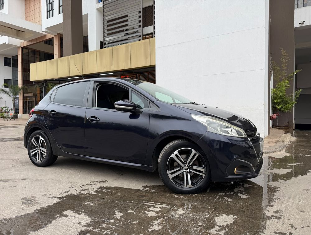 PEUGEOT 208 STYLE
