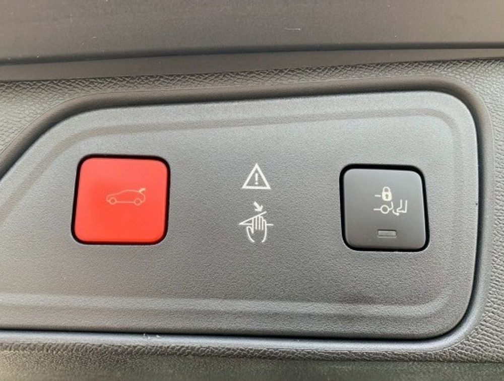 PEUGEOT 3008 GT BLUE HDi SUNROOF - PRG Motors Ltd