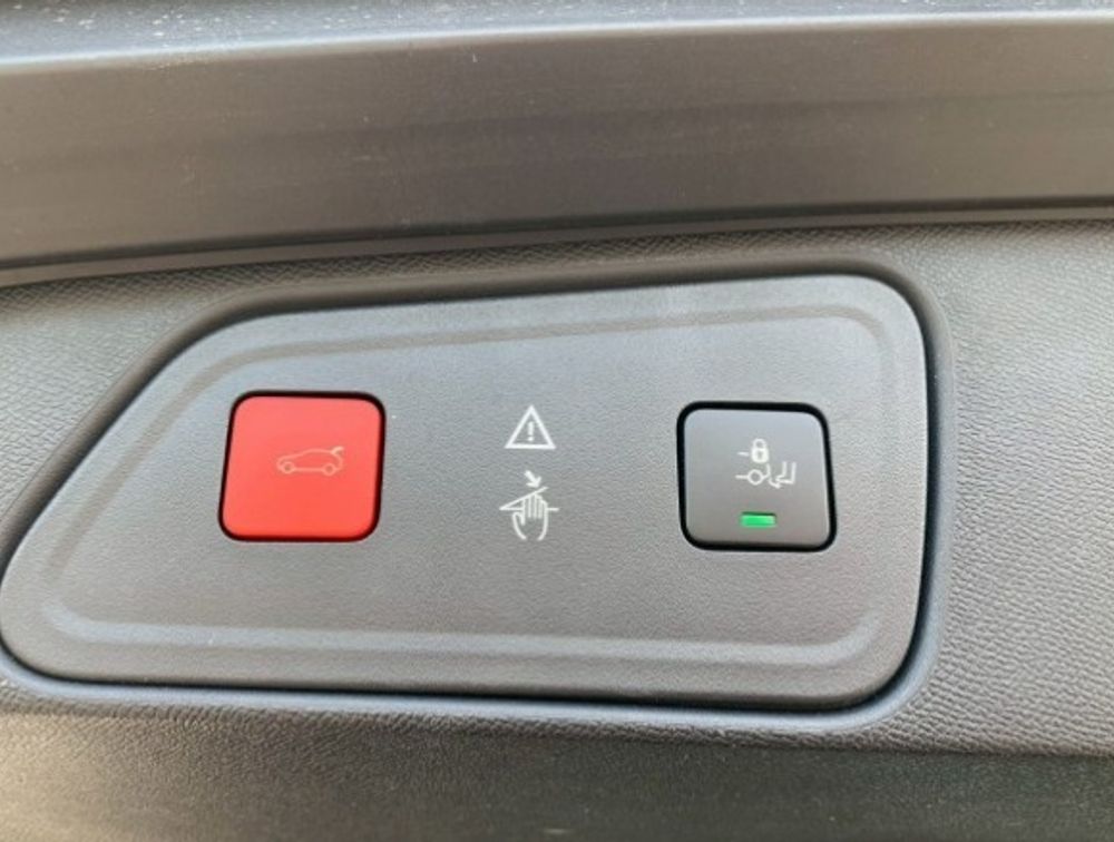 PEUGEOT 3008 GT BLUE HDi SUNROOF - PRG Motors Ltd