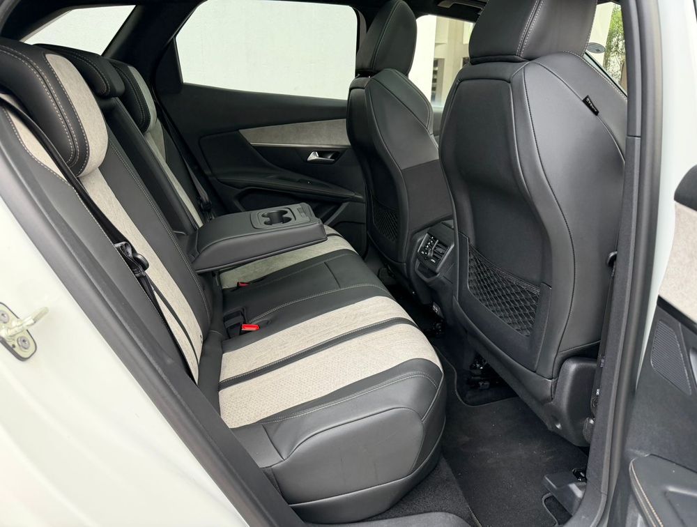 PEUGEOT 3008 GT HYBRID4 SUNROOF 4WD - PRG Motors Ltd