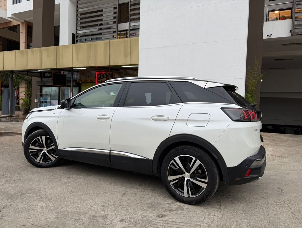 PEUGEOT 3008 GT HYBRID4 SUNROOF 4WD - PRG Motors Ltd