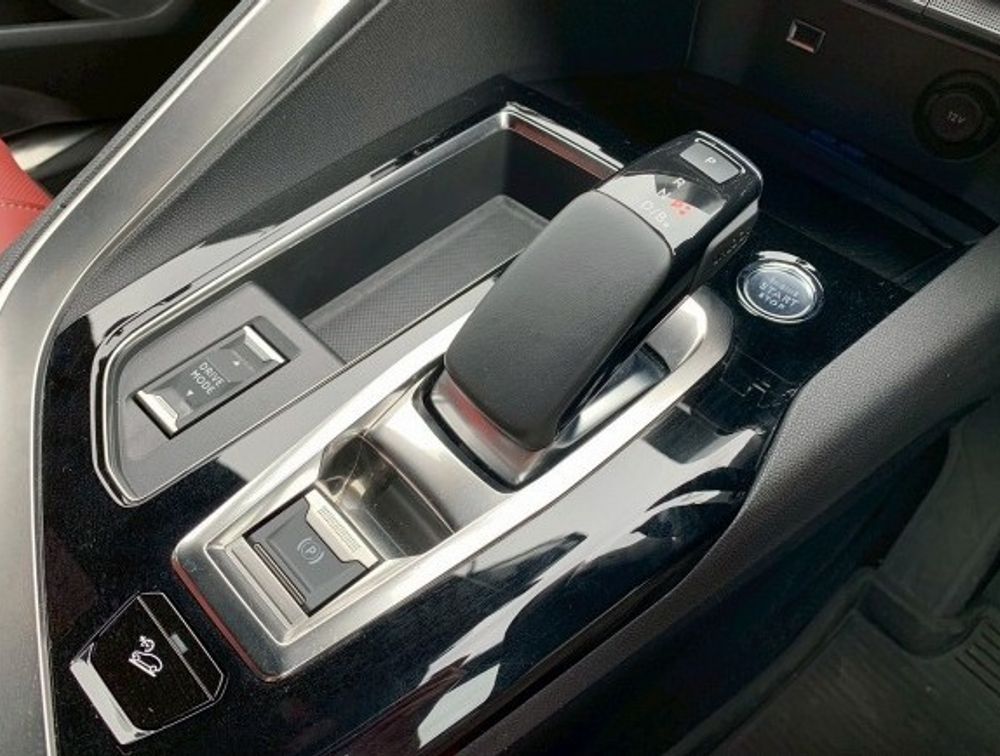 PEUGEOT 3008 GT HYBRID SUNROOF - PRG Motors Ltd