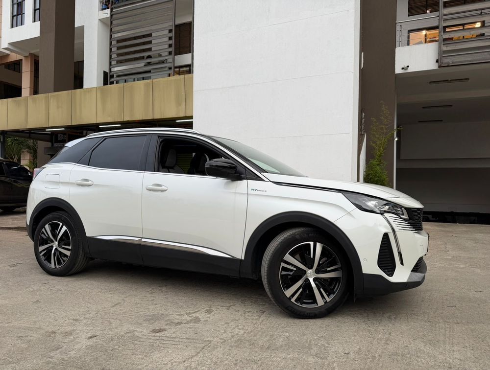 PEUGEOT 3008 GT HYBRID SUNROOF