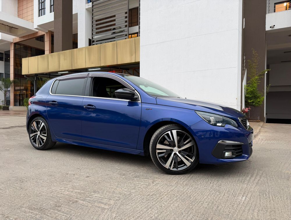 PEUGEOT 308 GT BLUE HDI