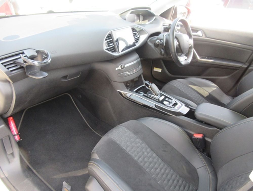 PEUGEOT 308 SW MOONROOF - PRG Motors Ltd