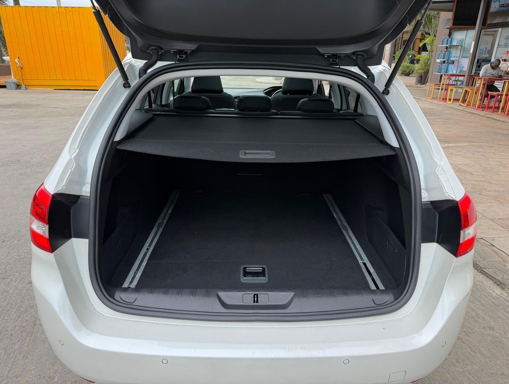 PEUGEOT 308 S/WAGON M/ROOF ROADTRIP EDITION - PRG Motors Ltd