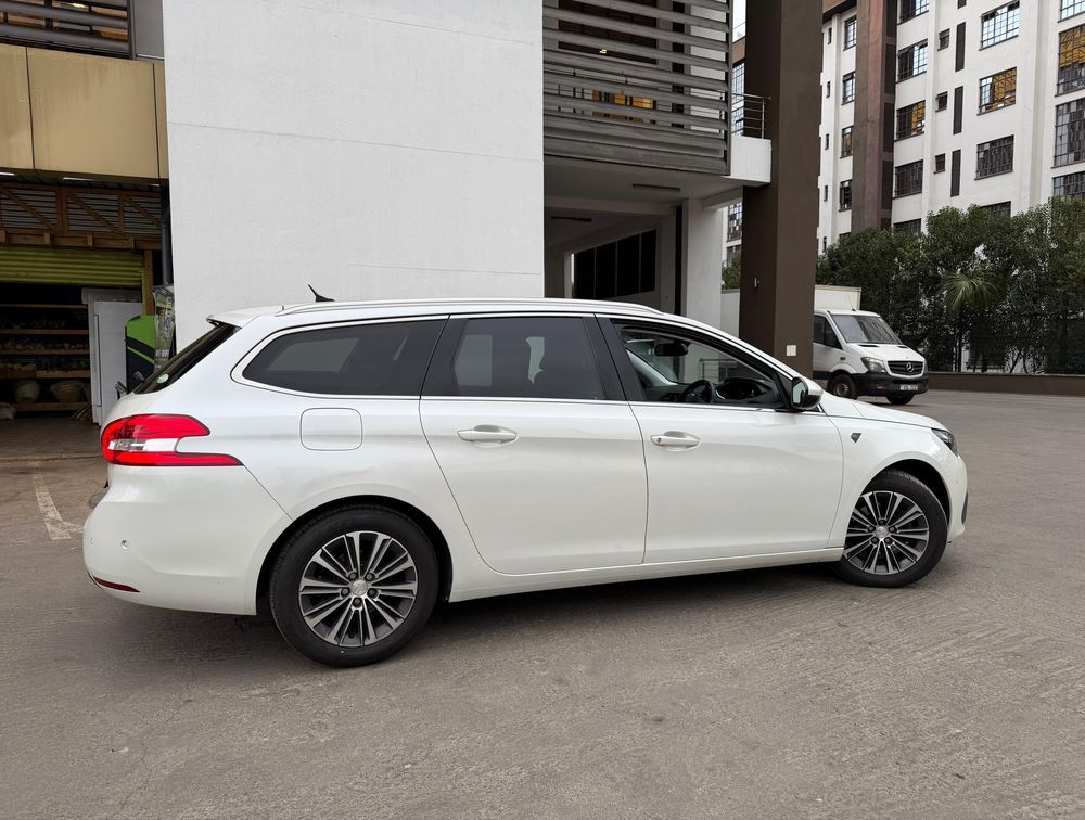 PEUGEOT 308 S/WAGON M/ROOF ROADTRIP EDITION - PRG Motors Ltd