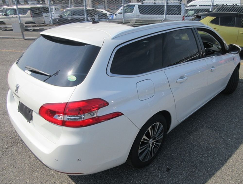 PEUGEOT 308 SW MOONROOF - PRG Motors Ltd
