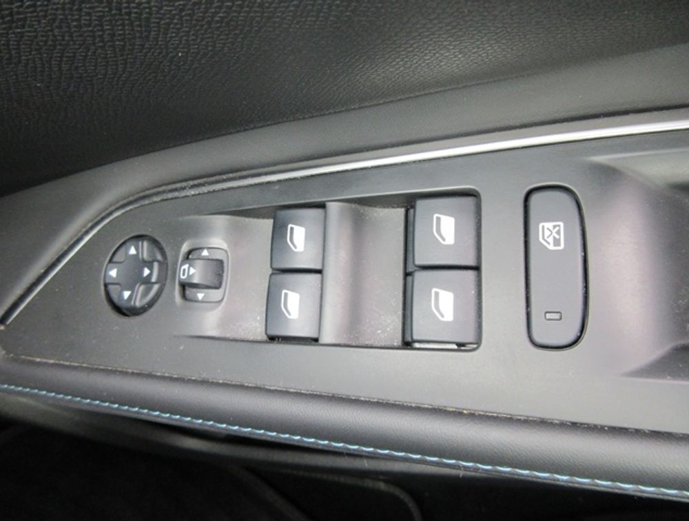 PEUGEOT 5008 CROSSCITY - PRG Motors Ltd