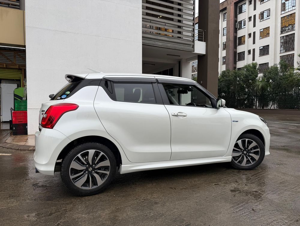 SUZUKI SWIFT RS HYBRID - PRG Motors Ltd